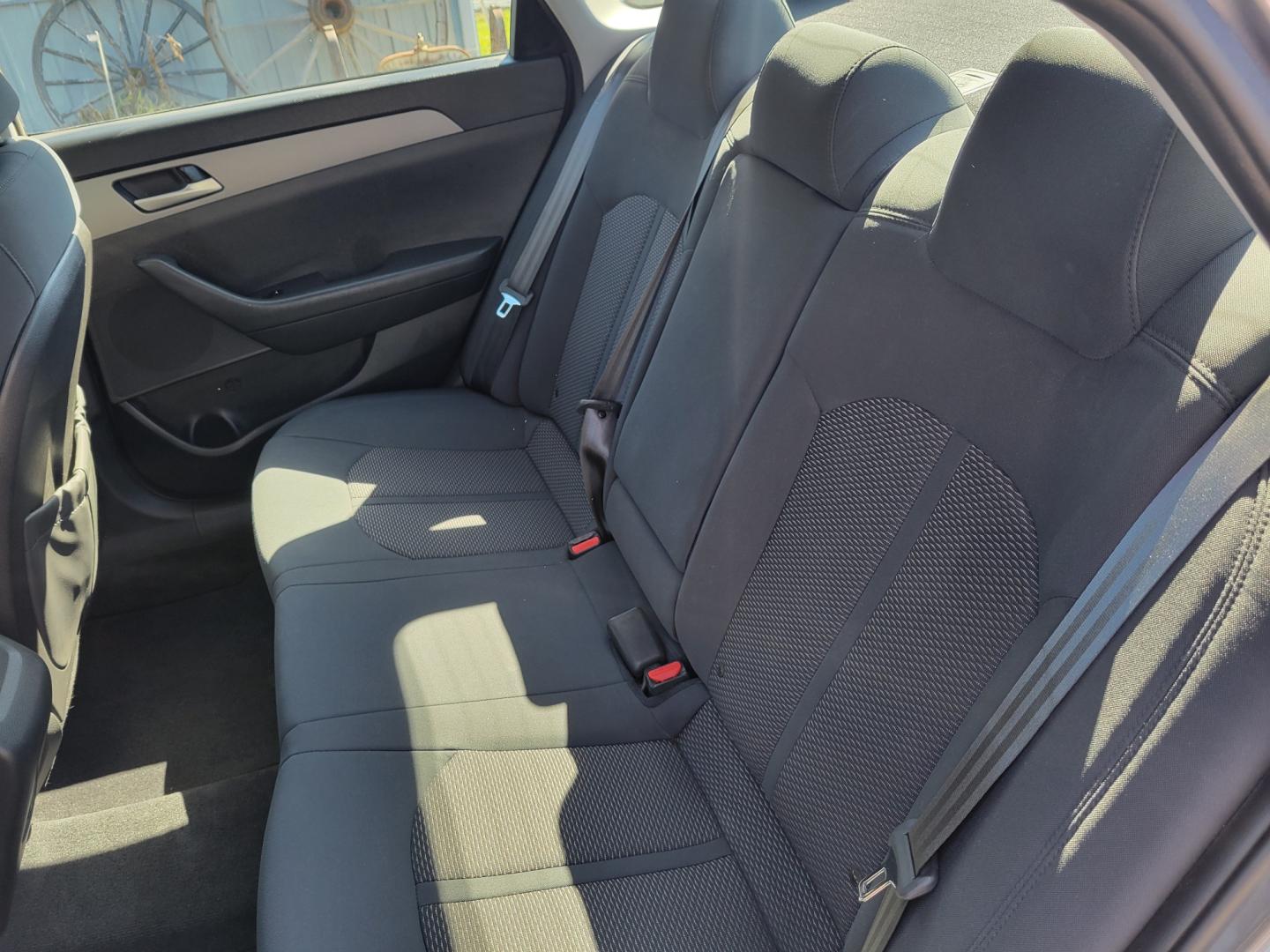 2018 Grey /Black Hyundai Sonata SE (5NPE24AF5JH) with an 2.4L I4 engine, 6 Speed Automatic transmission, located at 450 N Russell, Missoula, MT, 59801, (406) 543-6600, 46.874496, -114.017433 - Photo#12